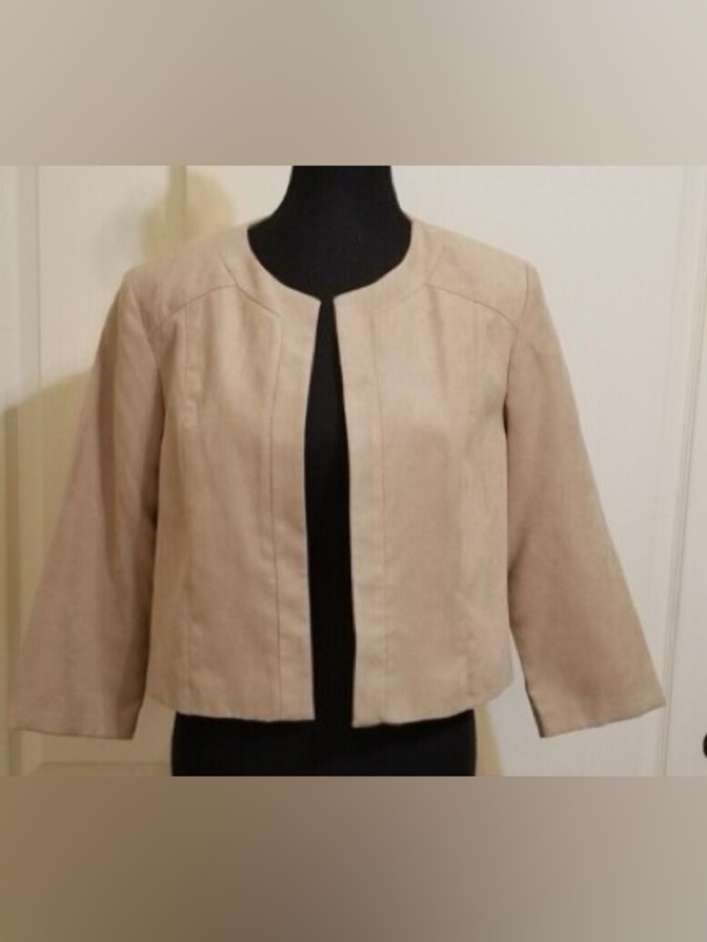 Jessica Howard Beige Collarless Blazer